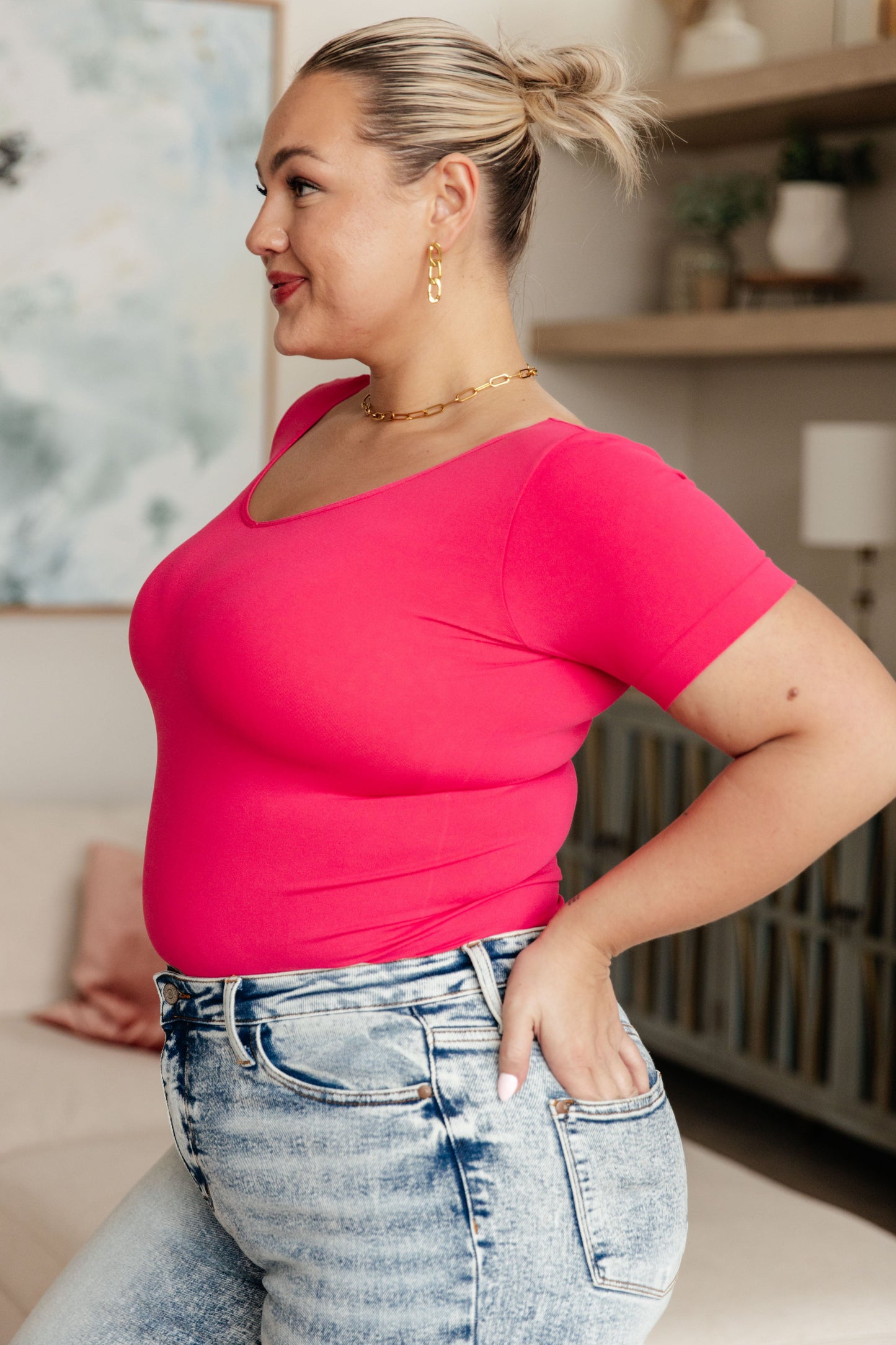 Everyday Scoop Neck Short Sleeve Top in Fuchsia